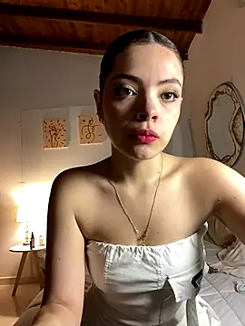 Snapshot of Bleer_Rousse chatting on 12-18-25, 05:41 Bleer Rousse online show from 12-18-25, 05:41