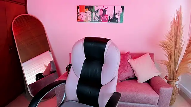 Antonela vargas online show from 11-21-25, 12:15