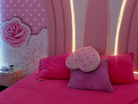 SofiaaBigBoobs online show from 12-20-25, 01:07