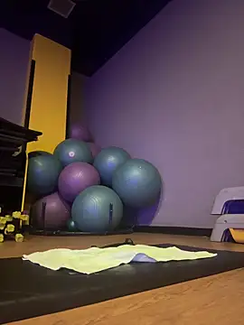 Anavalle online show from 04-16-26, 06:52