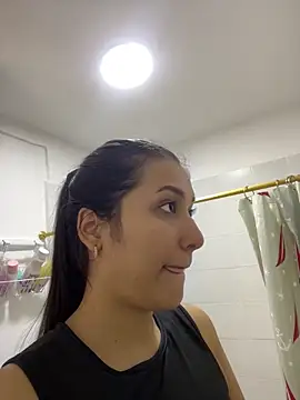 IsabellaJoness  online show from 11-06-25, 12:28