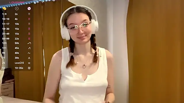 KrystinFunches online show from 10-21-25, 08:48