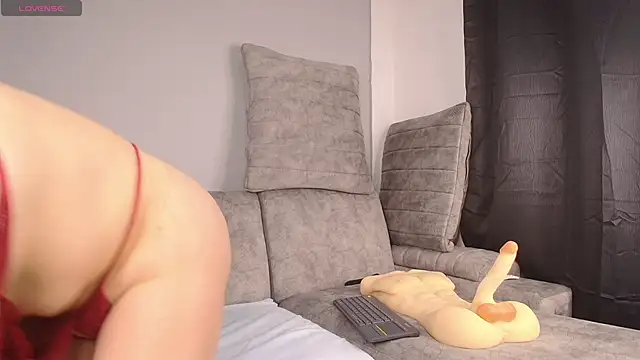 Isisharrison online show from 10-31-25, 10:22