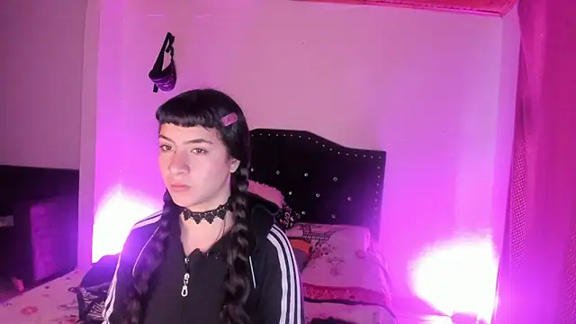 kitty  chs online show from 12-04-25, 11:19