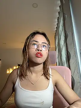 EllieYoon online show from 11-30-25, 09:13