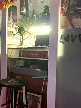 blondebarbiebae online show from 04-24-26, 08:00