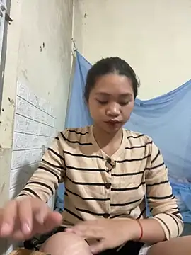 Snapshot of Mayy1 chatting on 06-05-26, 03:13 Mayy1 online show from 06-05-26, 03:13