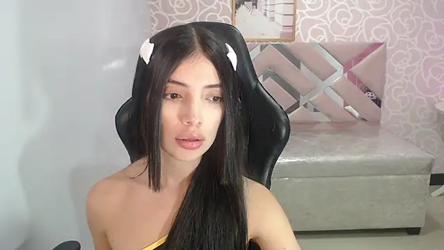 cynthia ch online show from 10-08-25, 04:21