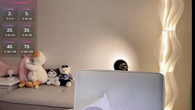 Luna--1 online show from 07-28-26, 02:13