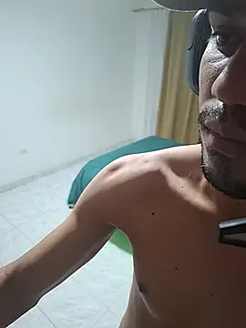 Snapshot of zkendell01 chatting on 11-14-25, 04:55 zkendell01 online show from 11-14-25, 04:55