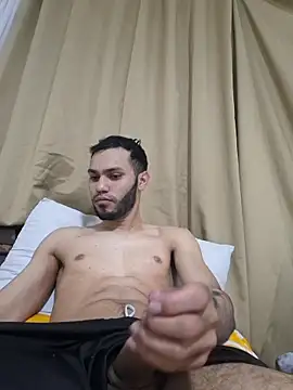 Snapshot of zkendell01 chatting on 11-29-25, 05:43 zkendell01 online show from 11-29-25, 05:43