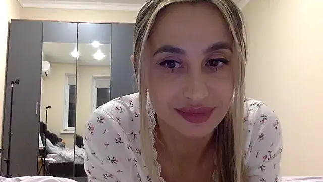 Snapshot of Jeyvaris chatting on 09-30-25, 07:30 Jeyvaris online show from 09-30-25, 07:30