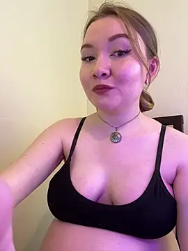 Amalie Smith online show from 05-24-26, 08:41