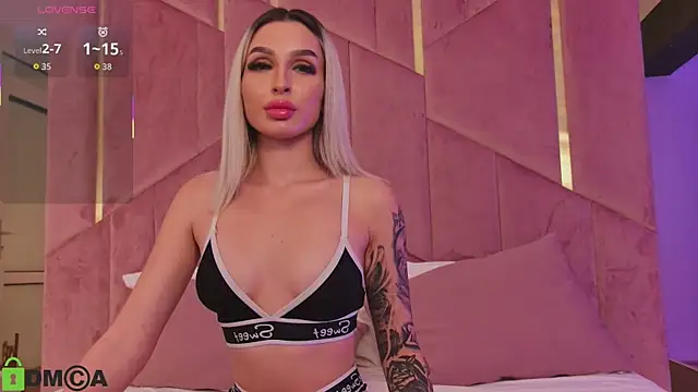 Snapshot of AriannaLure chatting on 10-18-25, 06:19 AriannaLure online show from 10-18-25, 06:19