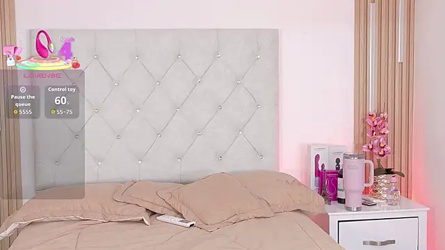 Ashley-Whitee online show from 04-17-26, 09:18