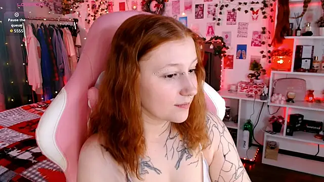 Ayla Hicks online show from 11-27-25, 07:49