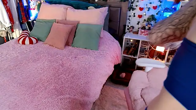 Ayla Hicks online show from 03-28-26, 08:19