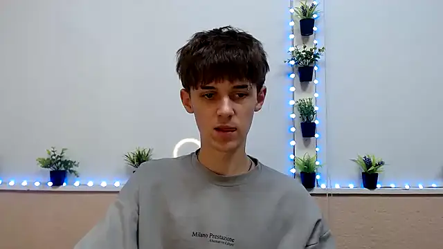 Hoot Dude  online show from 11-12-25, 01:55