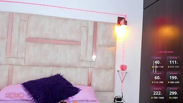 emily  walker online show from 11-06-25, 01:12