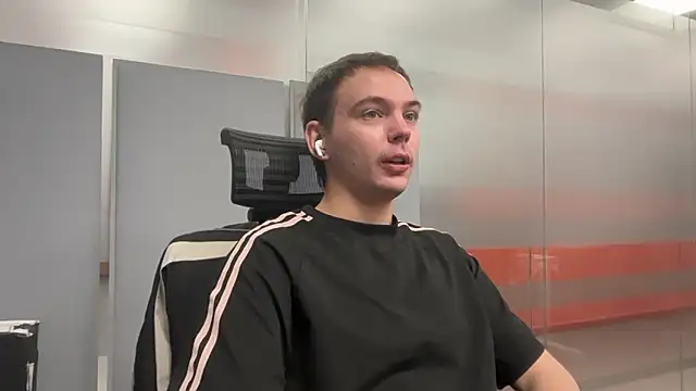 Snapshot of apachai_test chatting on 03-19-26, 08:51 apachai test online show from 03-19-26, 08:51