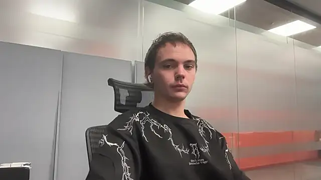 Snapshot of apachai_test chatting on 04-06-26, 11:44 apachai test online show from 04-06-26, 11:44