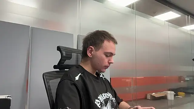 Snapshot of apachai_test chatting on 04-16-26, 08:59 apachai test online show from 04-16-26, 08:59