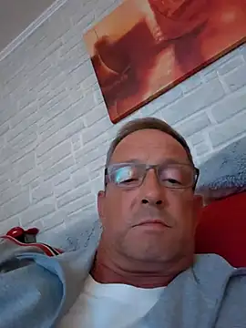 Snapshot of TommyTom76 chatting on 09-26-25, 09:41 TommyTom76 online show from 09-26-25, 09:41