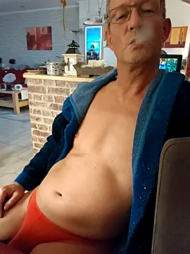 Snapshot of TommyTom76 chatting on 11-08-25, 11:47 TommyTom76 online show from 11-08-25, 11:47
