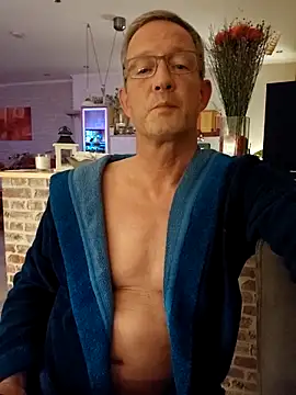 Snapshot of TommyTom76 chatting on 02-14-26, 10:06 TommyTom76 online show from 02-14-26, 10:06