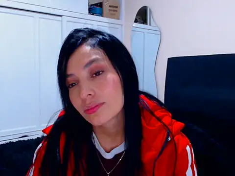 Snapshot of EmmaValmor chatting on 05-29-26, 04:21 EmmaValmor online show from 05-29-26, 04:21