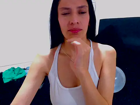 Snapshot of EmmaValmor chatting on 05-31-26, 03:36 EmmaValmor online show from 05-31-26, 03:36