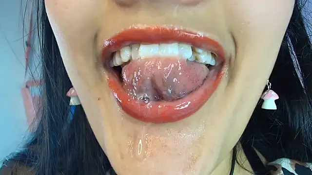 Snapshot of Hinata_21_ chatting on 10-16-25, 06:42 Hinata 21  online show from 10-16-25, 06:42