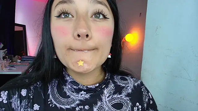 Hinata 21  online show from 04-17-26, 09:07