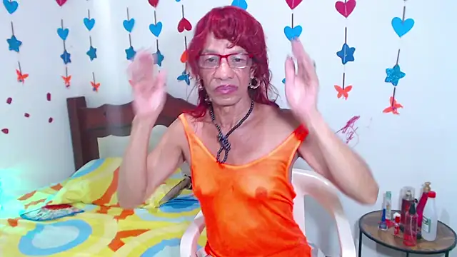 lorenacapelli online show from 04-11-26, 12:04