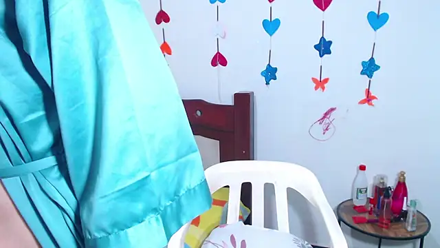 lorenacapelli online show from 04-12-26, 12:32