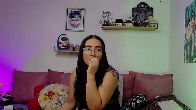 LucyDerby online show from 11-22-25, 01:48