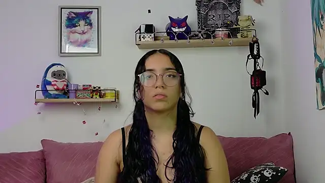 Snapshot of LucyDerby chatting on 02-10-26, 02:59 LucyDerby online show from 02-10-26, 02:59