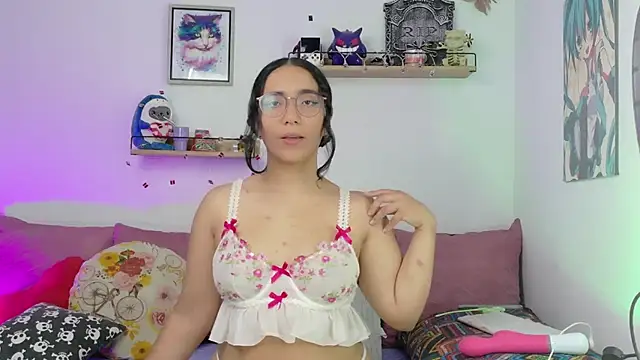 Snapshot of LucyDerby chatting on 02-19-26, 12:06 LucyDerby online show from 02-19-26, 12:06