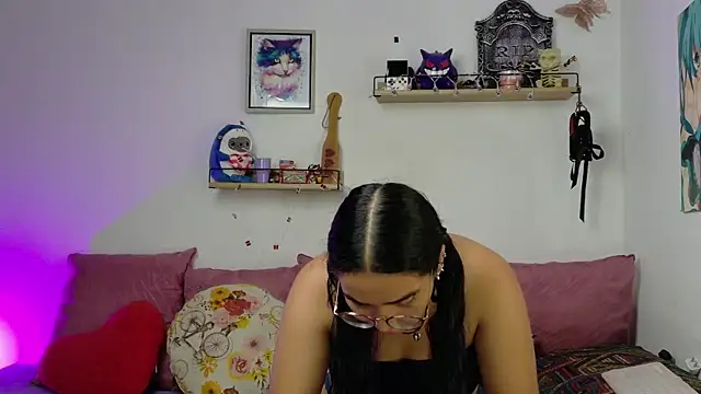 Snapshot of LucyDerby chatting on 03-21-26, 01:43 LucyDerby online show from 03-21-26, 01:43