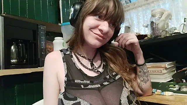 Snapshot of maribel672 chatting on 10-04-25, 05:00 maribel672 online show from 10-04-25, 05:00