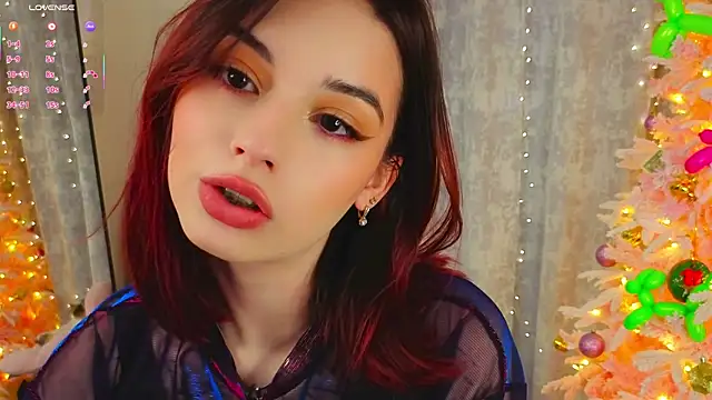 Snapshot of LunaraRada chatting on 01-10-26, 04:09 LunaraRada online show from 01-10-26, 04:09