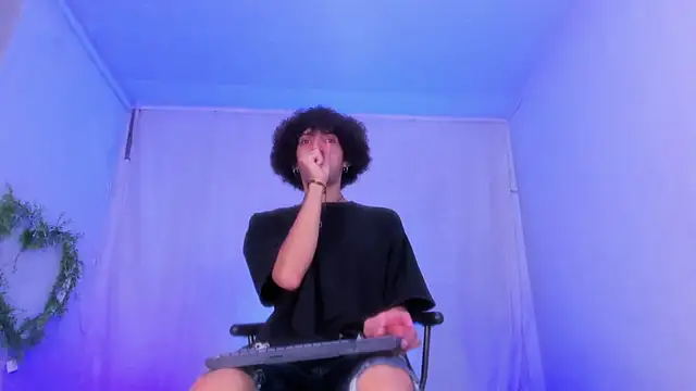 Snapshot of josesweet_ chatting on 09-26-25, 05:39 josesweet  online show from 09-26-25, 05:39