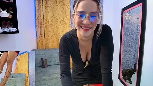 Snapshot of Sally_Ricci chatting on 05-01-26, 04:11 Sally Ricci online show from 05-01-26, 04:11