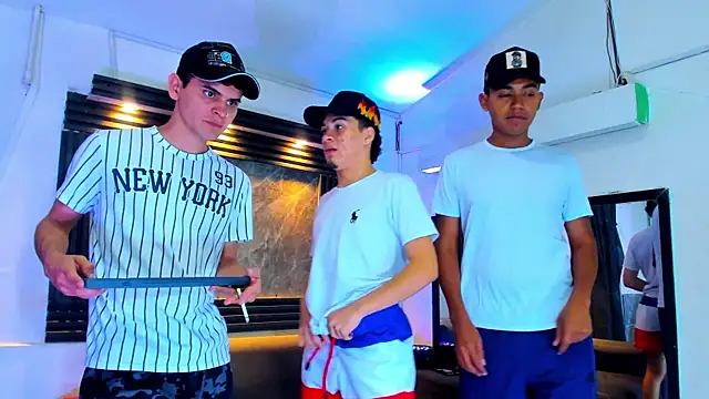 Snapshot of liam_coleman25 chatting on 11-15-25, 04:32 liam coleman25 online show from 11-15-25, 04:32