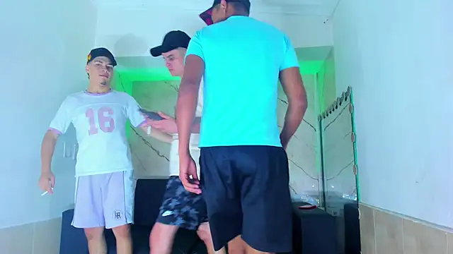 Snapshot of liam_coleman25 chatting on 11-17-25, 04:51 liam coleman25 online show from 11-17-25, 04:51