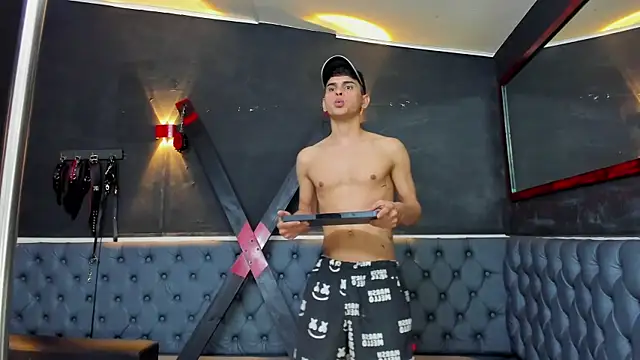 Snapshot of liam_coleman25 chatting on 11-22-25, 04:55 liam coleman25 online show from 11-22-25, 04:55