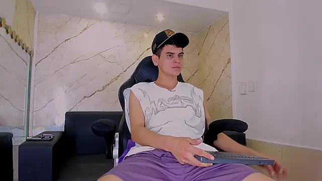 liam coleman25 online show from 01-12-26, 04:29