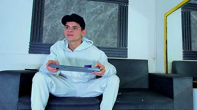 liam coleman25 online show from 02-19-26, 04:41