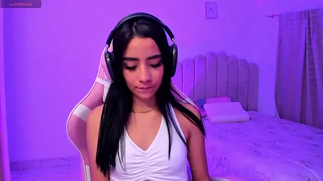 Snapshot of ISABELFORYOU1 chatting on 10-29-25, 02:25 ISABELFORYOU1 online show from 10-29-25, 02:25