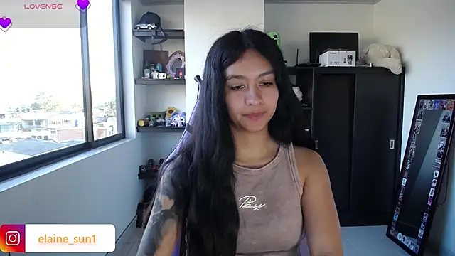 Snapshot of elaine_sun1 chatting on 05-06-26, 10:37 elaine sun1 online show from 05-06-26, 10:37
